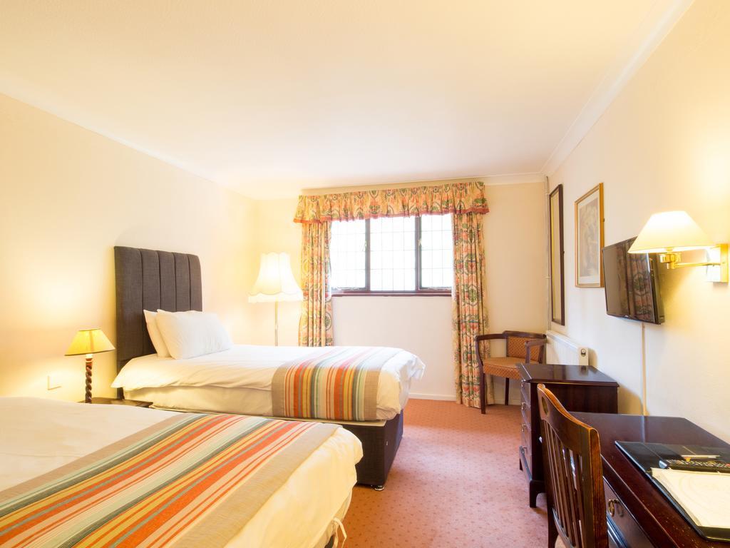 The Devil'S Punchbowl Hotel Hindhead Dış mekan fotoğraf